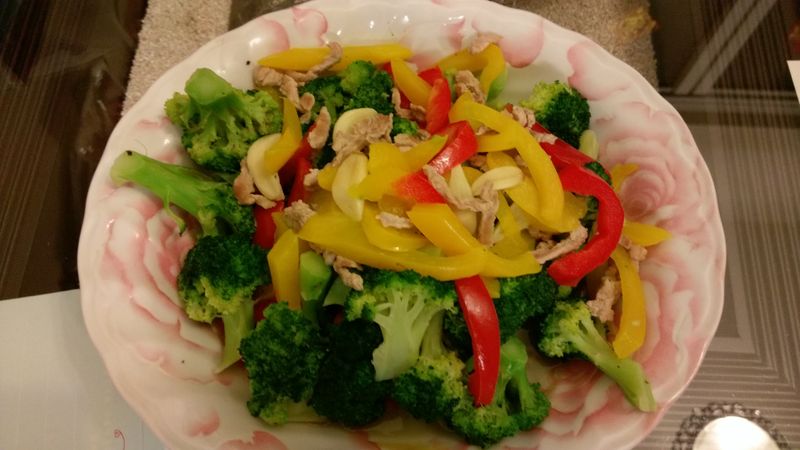 彩椒肉絲花椰菜