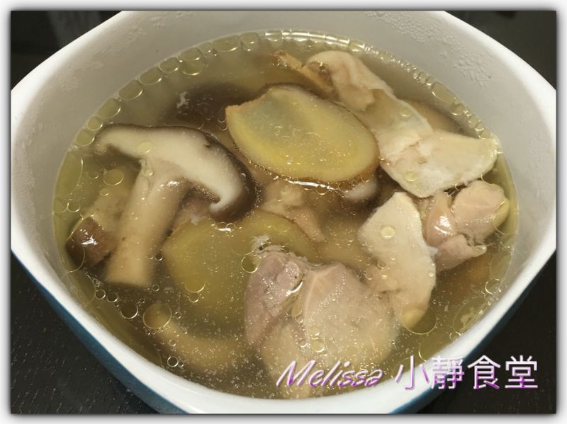 極鮮!媲美餐廳的「鮮菇雞湯」(無鹽無油)