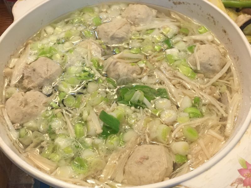 《不加鹽就很美味》虱目魚金針菇湯