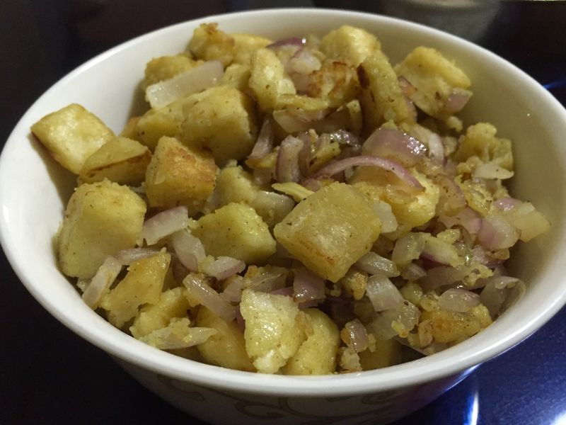 【北方家常菜】—洋蔥雞蛋炒饃(炒饅頭)