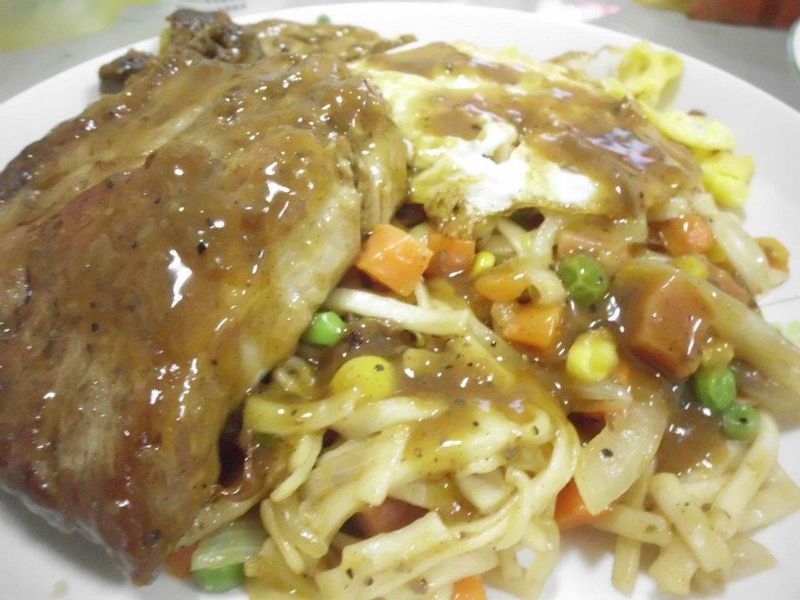 黑胡椒鐵板麵