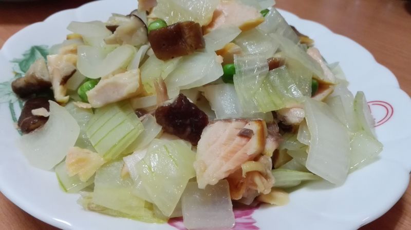 洋蔥炒鮭魚
