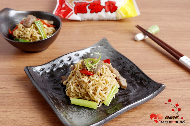 蔥爆牛肉麵[記憶中的味味麵]