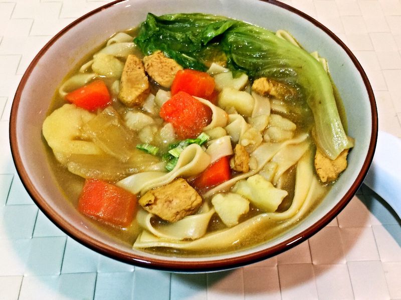 咖哩雞肉麵（寬版麵）