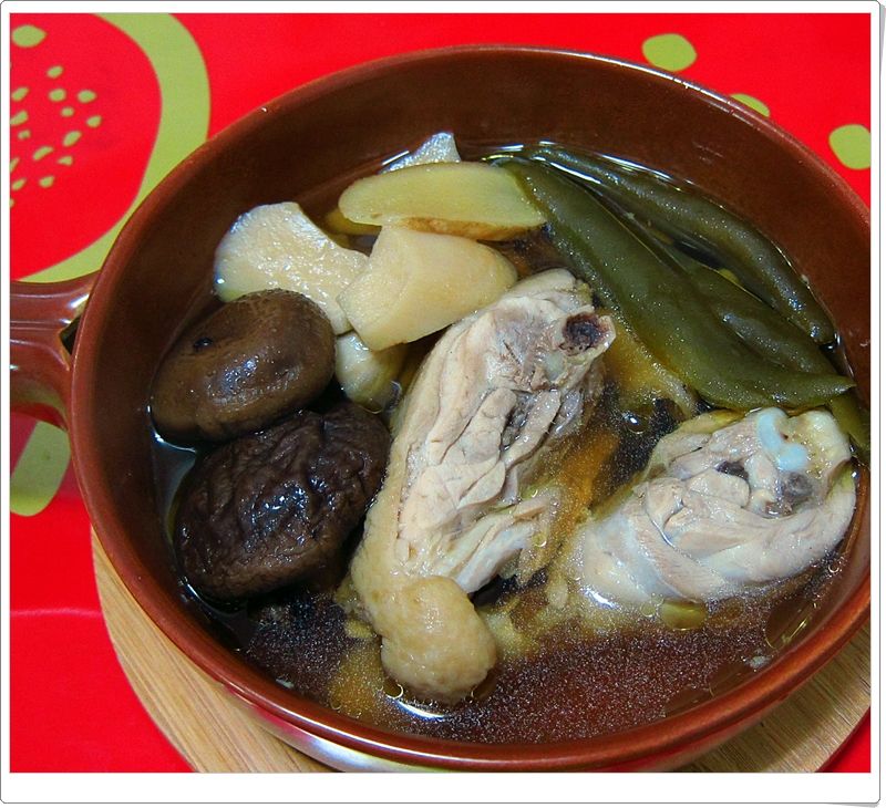 剝皮辣椒雞湯