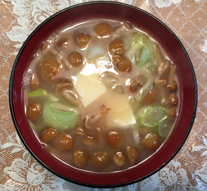 日式滑菇豆腐味增湯