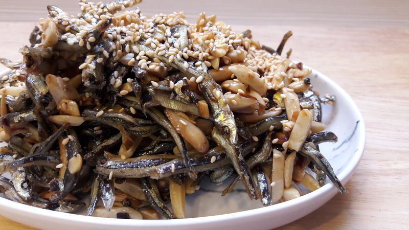 杏仁小魚