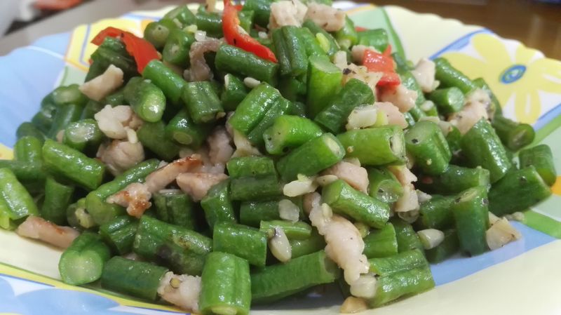 菜豆炒肉末
