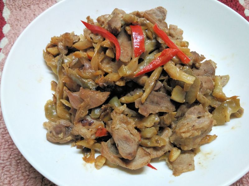 榨菜炒豬腱