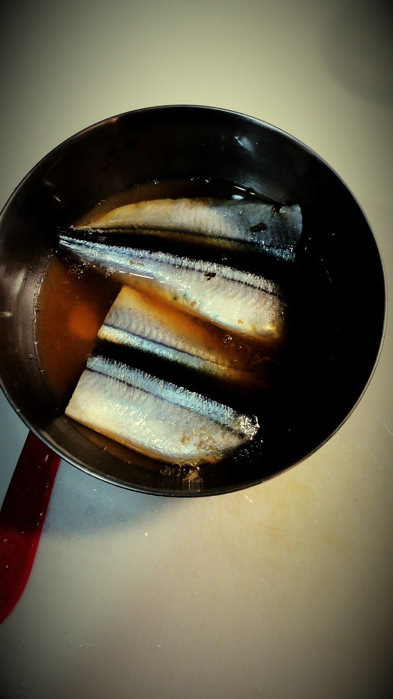 倆人份之電鍋化骨秋刀魚