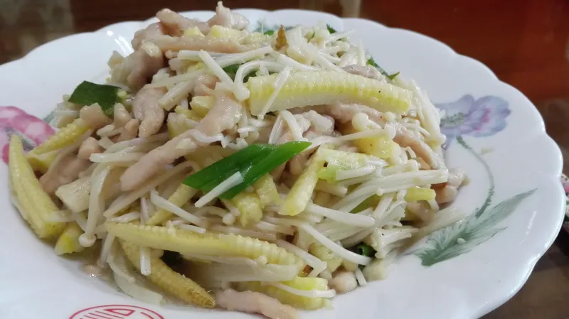 金針菇炒玉米筍
