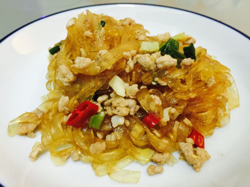 越吃越唰嘴：螞蟻上樹