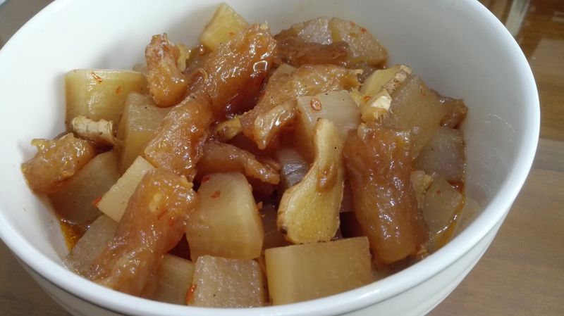 白蘿蔔燉豬腳筋