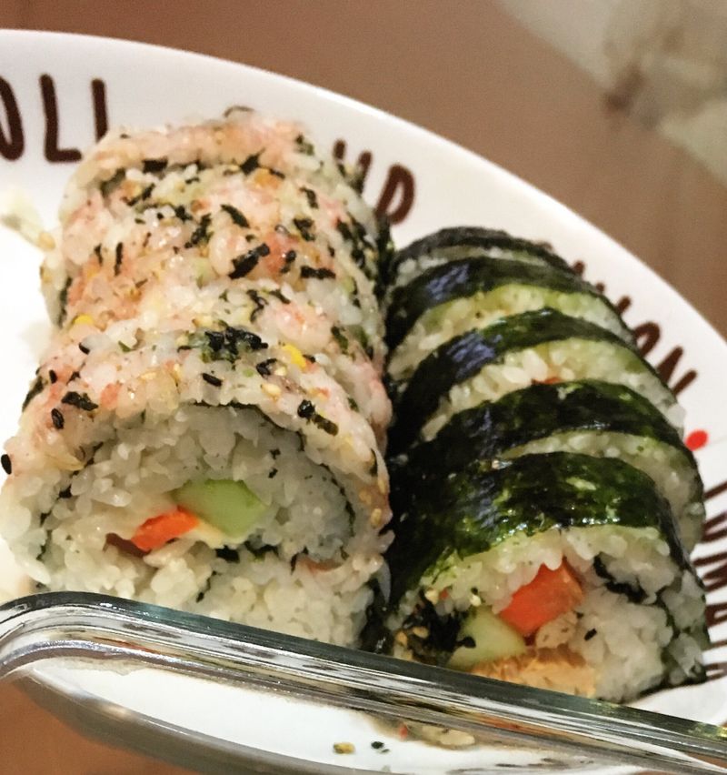 ［靜靜小廚］用保鮮膜包壽司