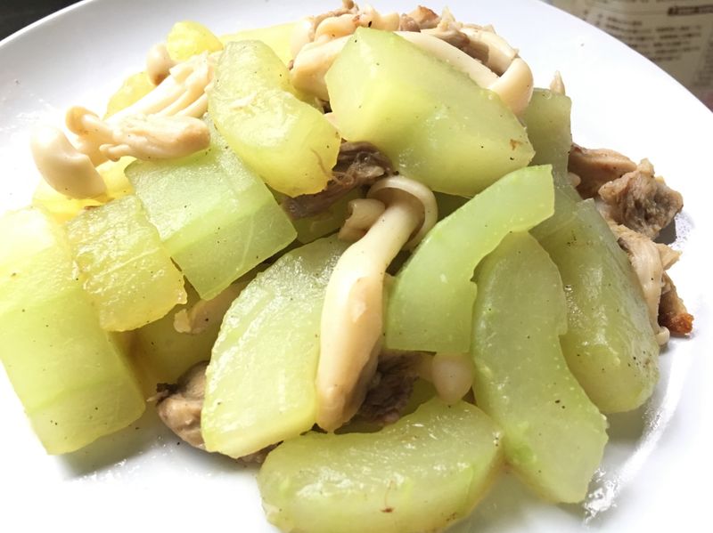 鮮菇黃瓜雞腿肉