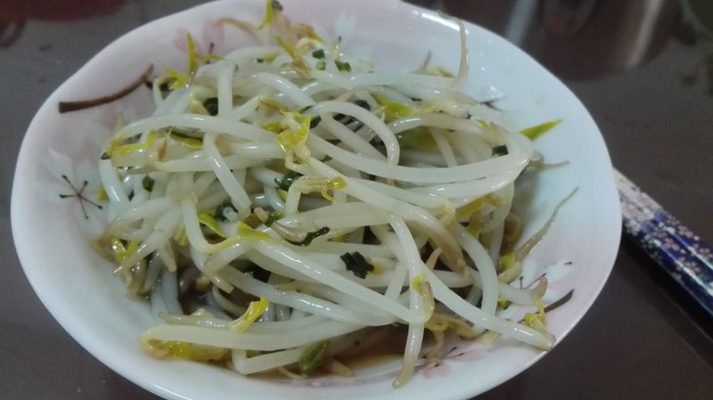涼拌豆芽菜