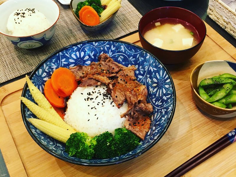 牛肉丼飯