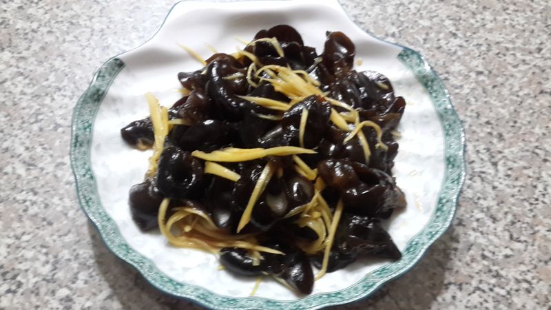 涼拌雲耳