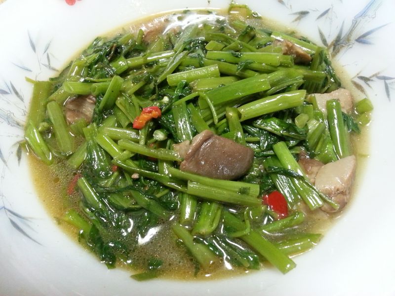 杏鮑菇辣炒空心菜~~~^-^(素食)