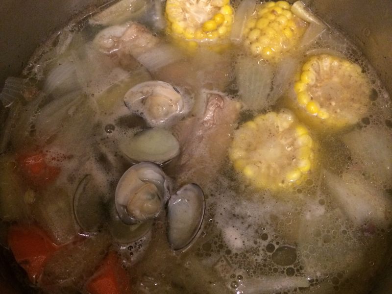 ♡大骨蓮子玉米紅蘿蔔湯♡