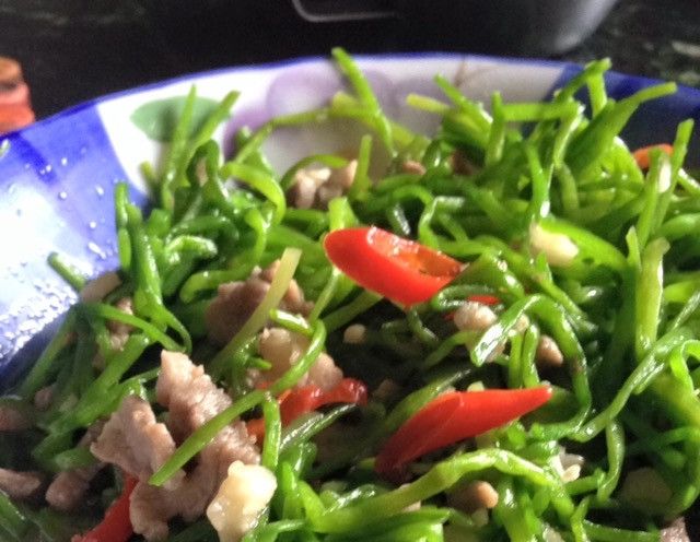 水蓮炒肉絲