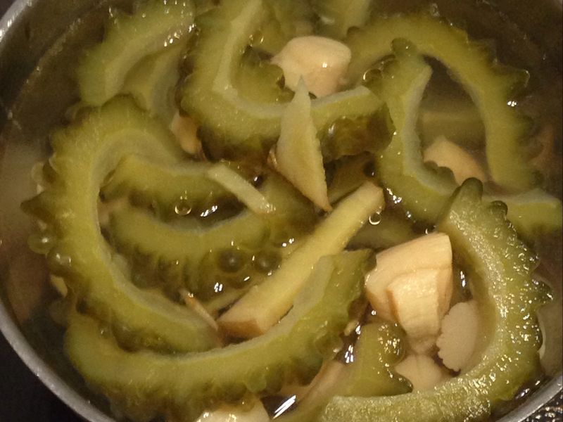干貝苦瓜湯