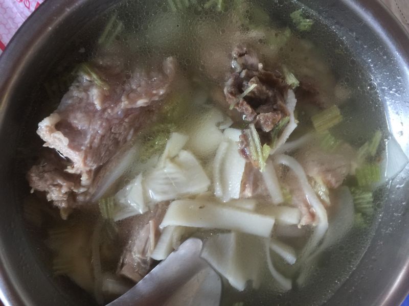 排骨筍子湯