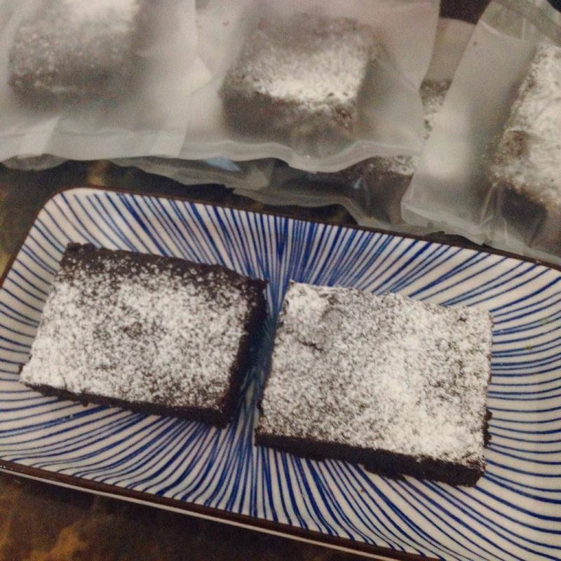 不失敗甜點!酥鬆口感的濃郁布朗尼蛋糕