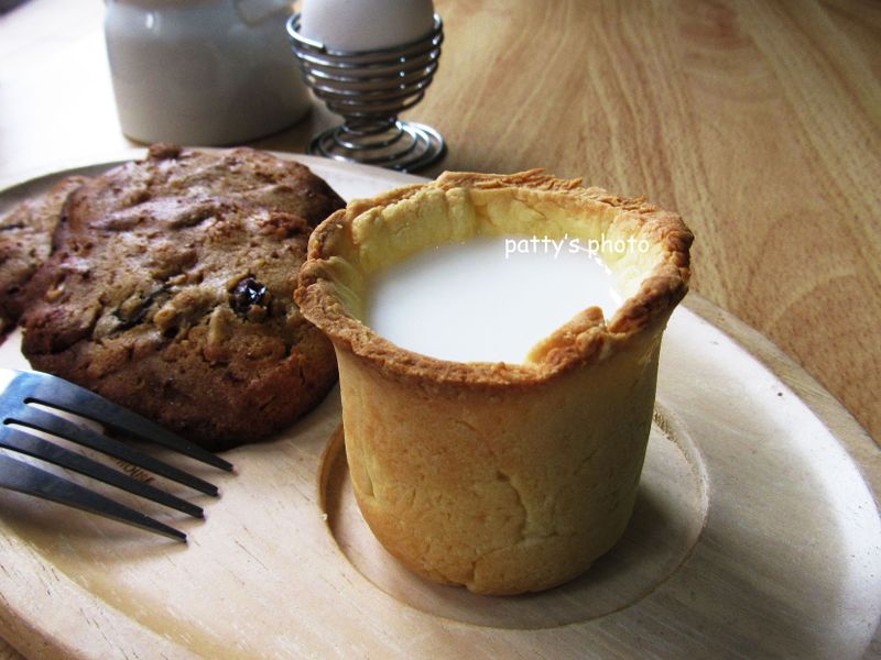 牛奶杯餅乾