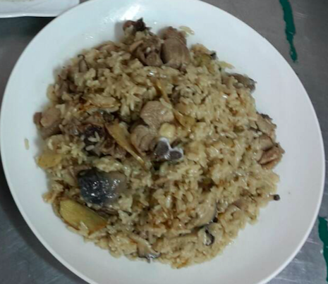 雞肉麻油飯