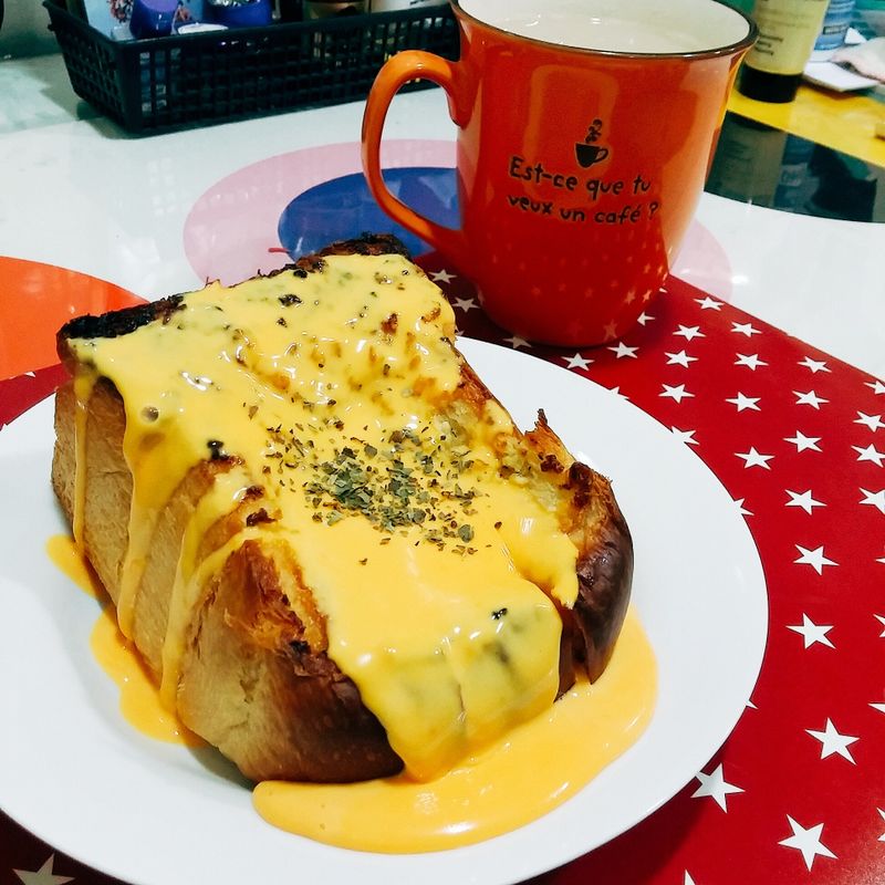 美味早餐-蜂蜜起士蒜味吐司