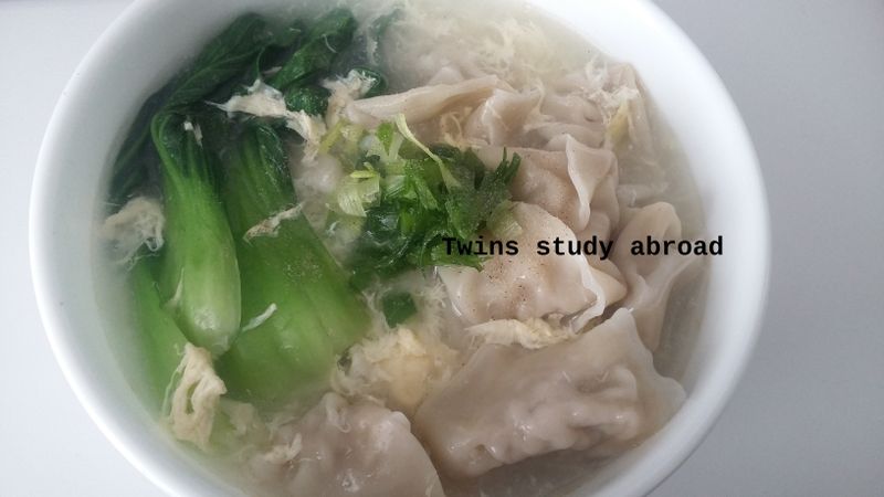 鮮肉餛飩湯