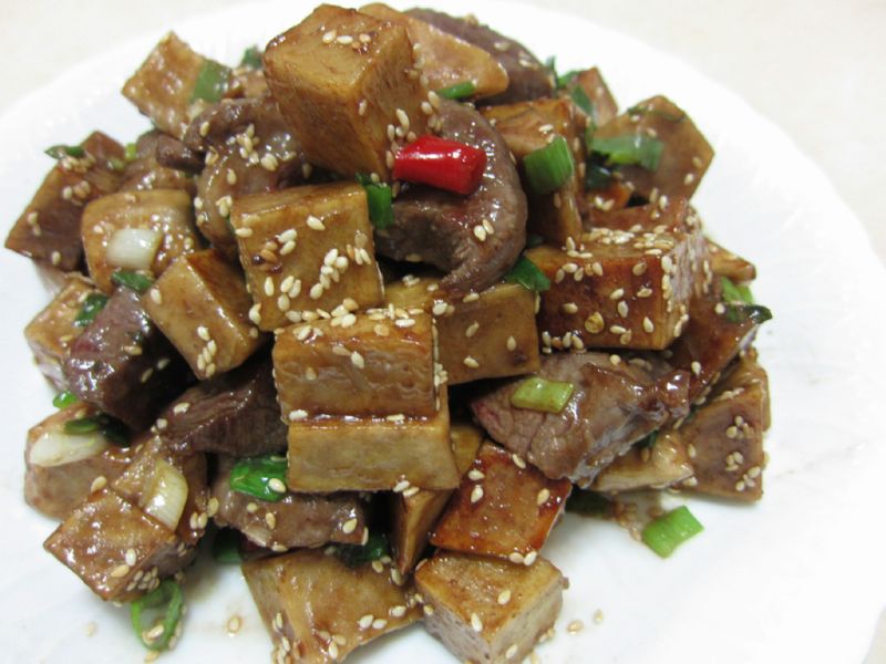 ♥我的手作料理♥ 芋頭牛肉粒