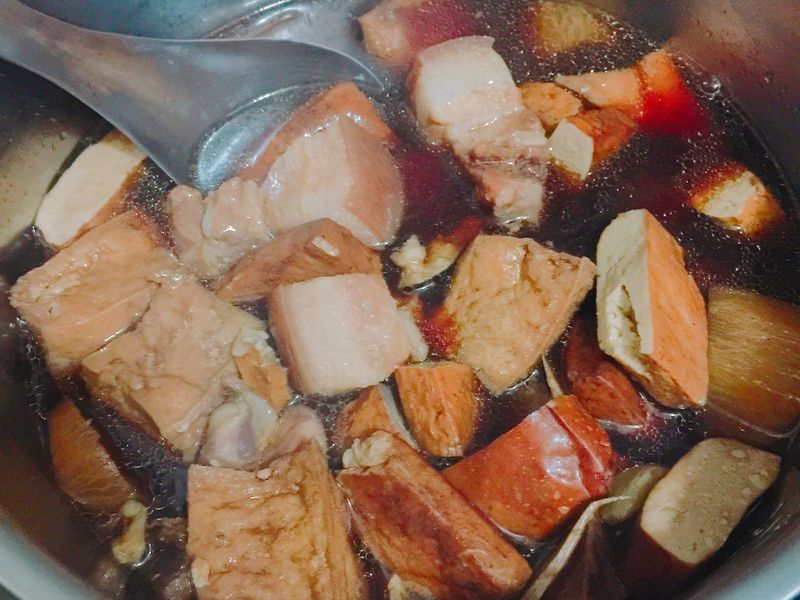 電鍋滷肉