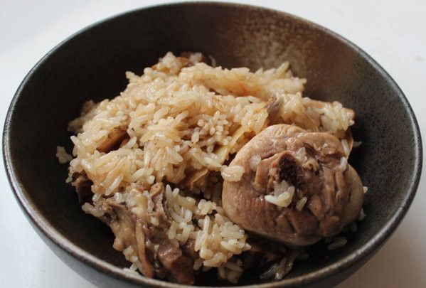 麻油雞油飯