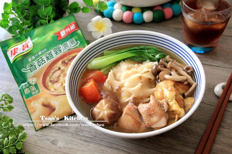 菇菇雞蓉搶鍋麵【10分鐘湯麵粥康寶食譜】
