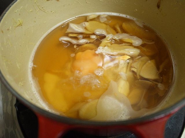 薑煮紅糖蛋