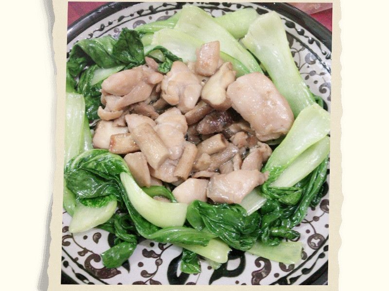 炒雞肉拌香菇佐青江菜