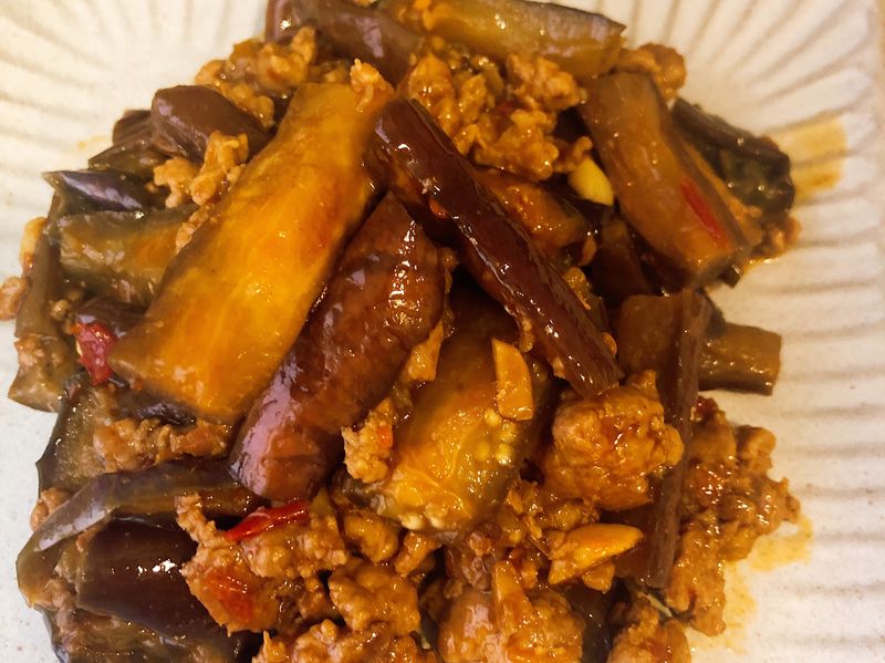 簡單 下飯!魚香茄子煲