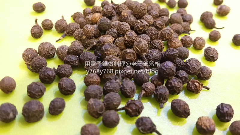 馬告洋蔥燉雞湯