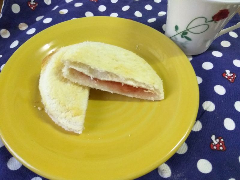 5分鐘早餐─草莓果醬圓土司