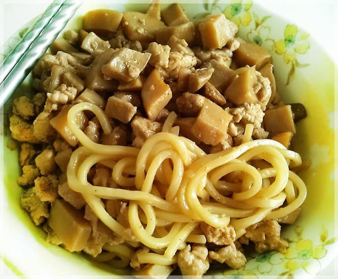菇雞肉燥麵★不油膩雞肉燥