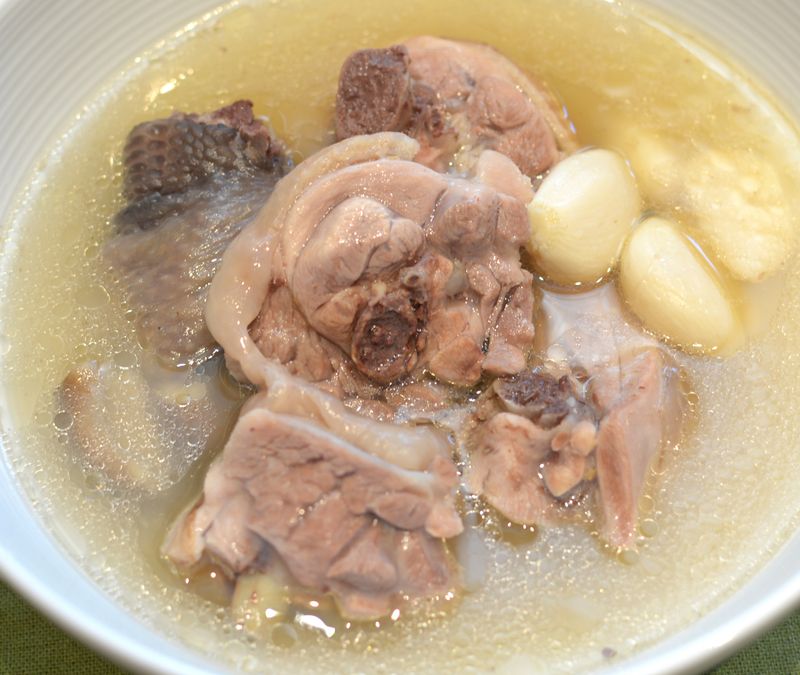 蒜頭雞湯