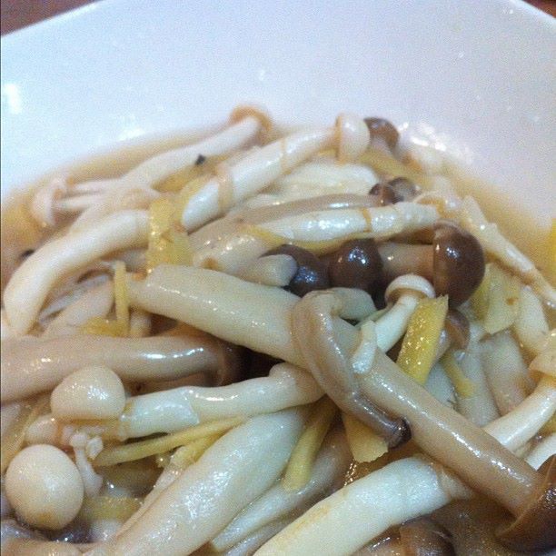 薑絲炒鮮菇