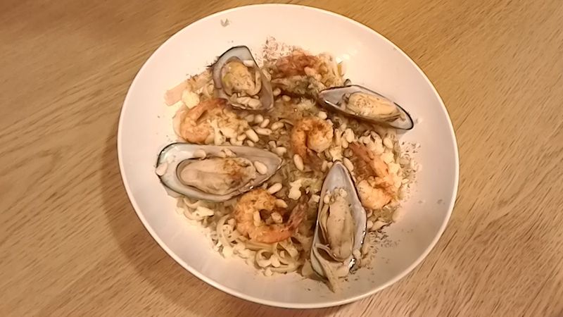 青醬海鮮義大利麵
