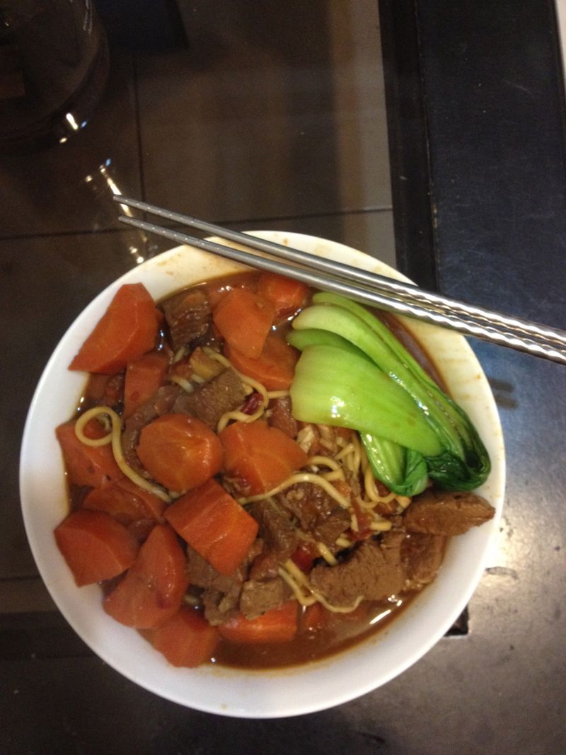 亂煮牛/豬肉麵