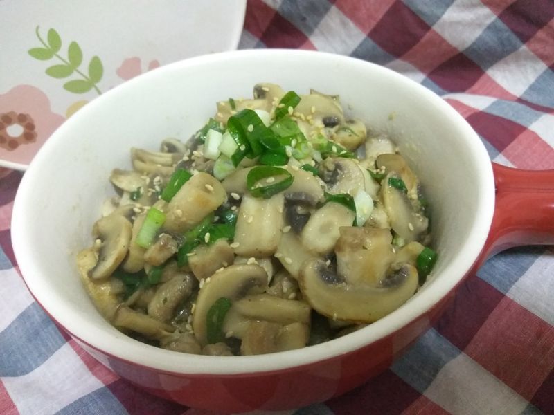 十分鐘上菜─奶油蒜香蘑菇