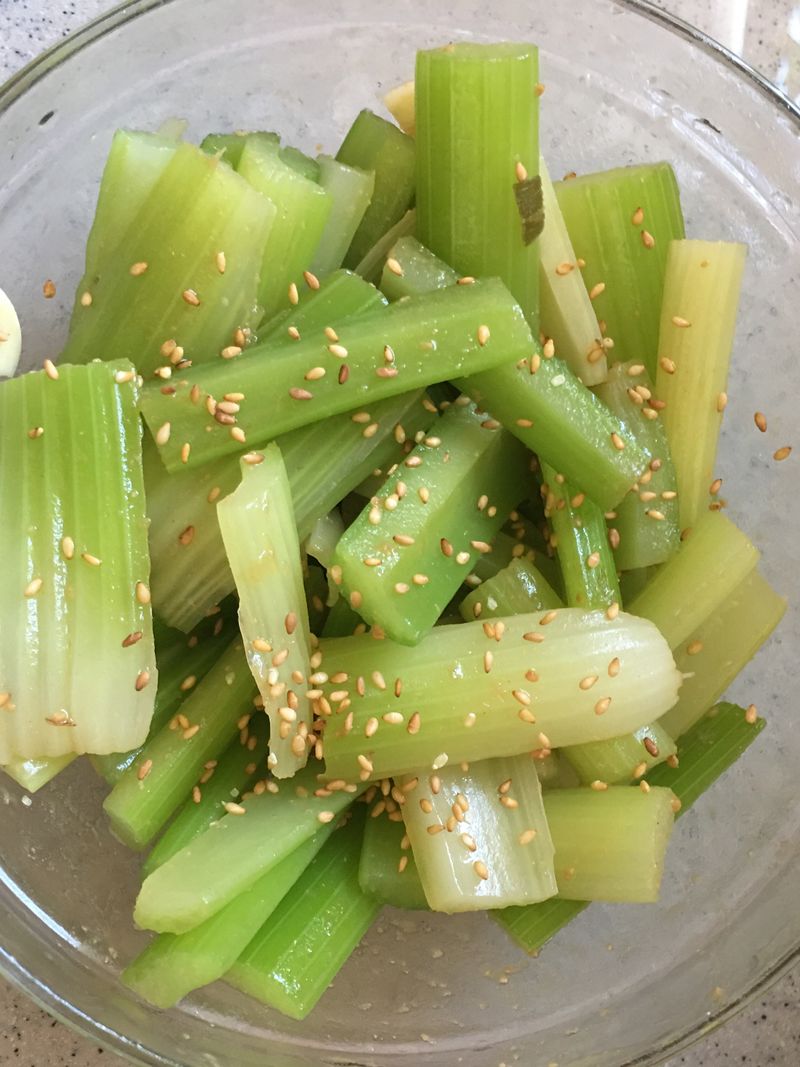 涼拌西芹