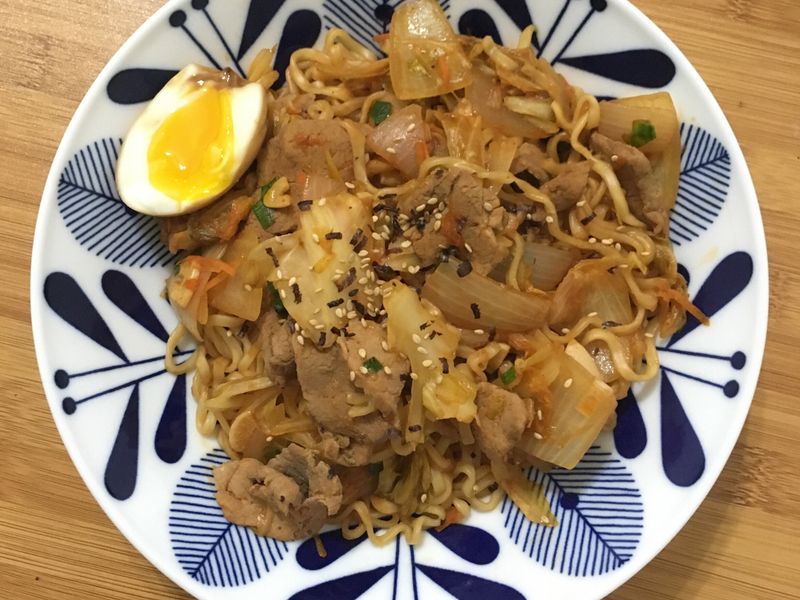 熱門火辣鐵板麵—韓式炒麵.