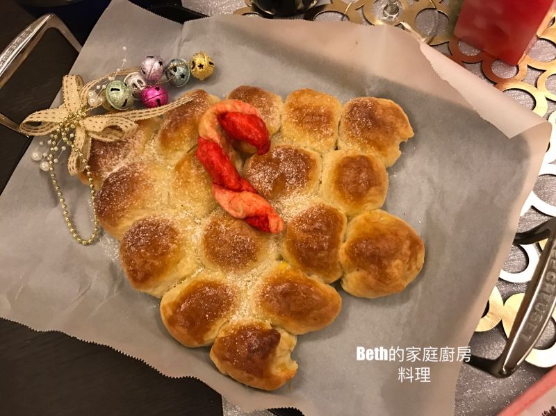 鮮奶油聖誕樹麵包
